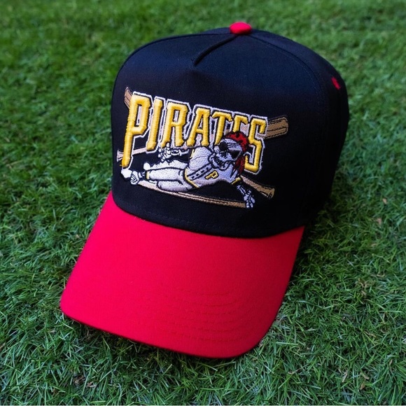 Baseball cap - Picture 1 of 3